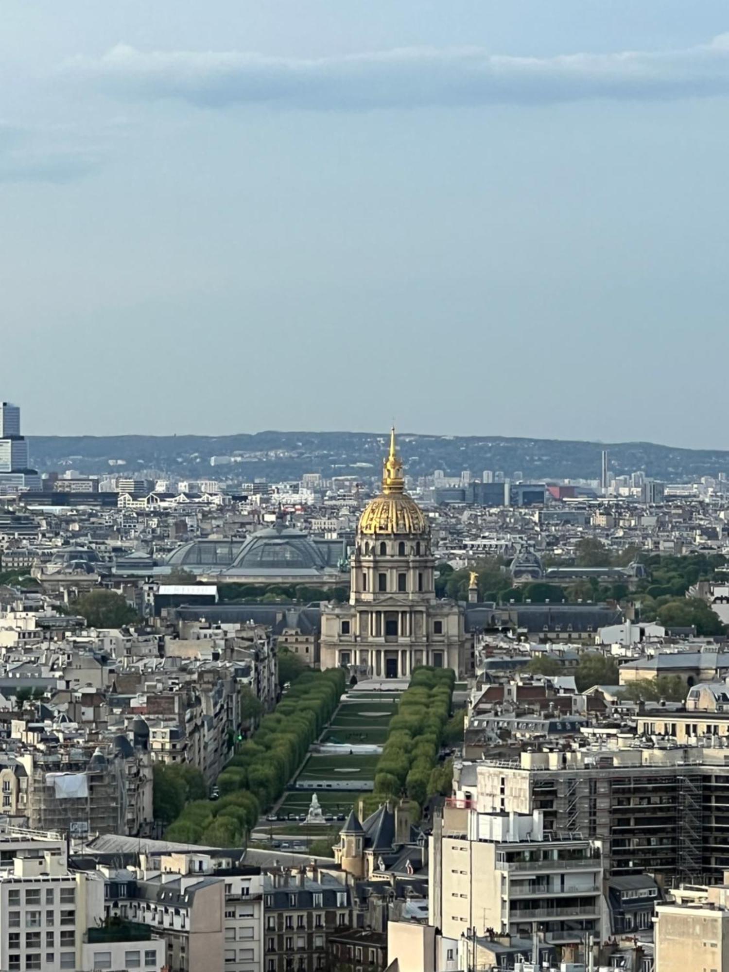 Privado Em Vista Torre Eiffel * Paris